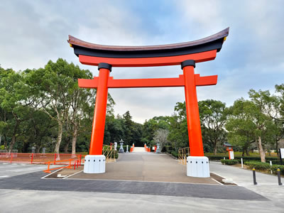 太鼓橋前大鳥居