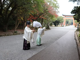 太鼓橋前参道舗装路工事竣功清祓②